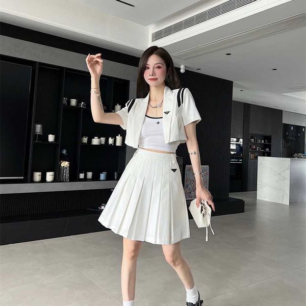 34% off family spring/summer new fashionable style triangle short sleeve suit coat+pleated half skirt commuter versatile set, White
34% off family spring/summer new fashionable style triangle short sleeve suit coat+pleated half skirt commuter versatile set, White
