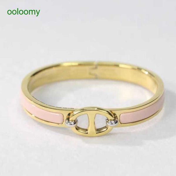 hemrres designer bracelet gold bracelet for women high version direct delivery light luxury h new rose gold pig nose enamel male and female, Black
hemrres designer bracelet gold bracelet for women high version direct delivery light luxury h new rose gold pig nose enamel male and female, Black