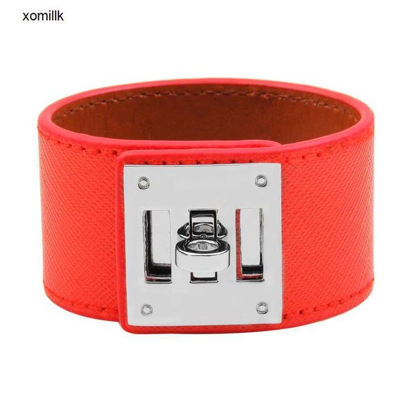 hermm designer bracelet 2023 new better selling bracelet fashion personalized wide leather colorful solid button pu handicraft gfy2, Black
hermm designer bracelet 2023 new better selling bracelet fashion personalized wide leather colorful solid button pu handicraft gfy2, Black