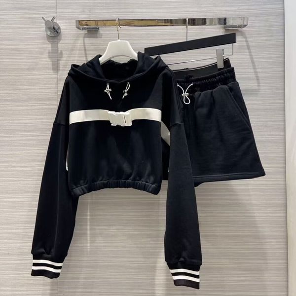 2022 women half zip cropped hoodie drop shoulder crop hooded sweatshirt skirt, Black
2022 women half zip cropped hoodie drop shoulder crop hooded sweatshirt skirt, Black