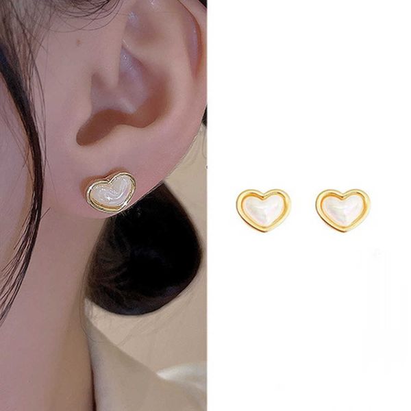 charm luxury pearl magnetic acupuncture point non-pierced earrings women weight loss bio magnet stimulating acupoints health jewelry aa23042, Golden
charm luxury pearl magnetic acupuncture point non-pierced earrings women weight loss bio magnet stimulating acupoints health jewelry aa23042, Golden