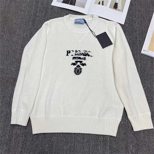 30% off spring new family classic letter jacquard style versatile knitted women's trend, White;black
30% off spring new family classic letter jacquard style versatile knitted women's trend, White;black