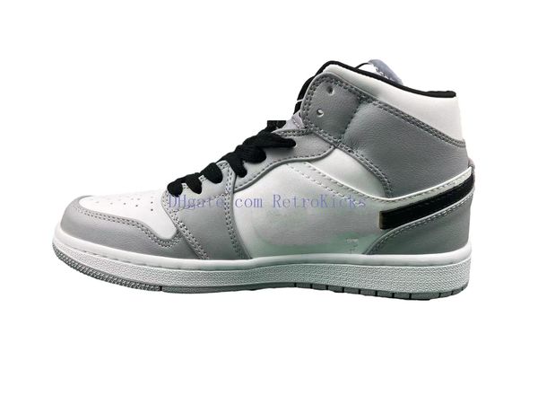 wholesale 1s og light smoke grey mid shoes grey white black basketball sneakers for sale.
wholesale 1s og light smoke grey mid shoes grey white black basketball sneakers for sale.