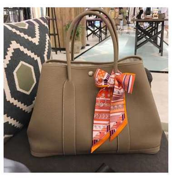 designer herbag garden party evening genuine leather women's 2023 new garden bucket one shoulder portable tote bride's wedding bag
designer herbag garden party evening genuine leather women's 2023 new garden bucket one shoulder portable tote bride's wedding bag
