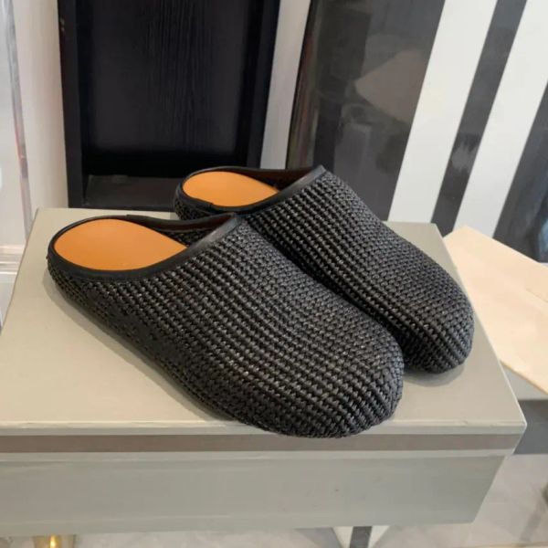 casual shoes designer slippers men women flat slippper horse fur mules round toe sandals big head sandal ladies rubber sole slide summer bea, Black
casual shoes designer slippers men women flat slippper horse fur mules round toe sandals big head sandal ladies rubber sole slide summer bea, Black