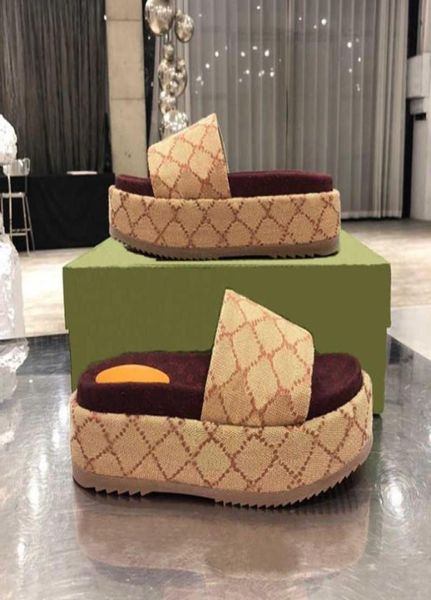 2022 womens fashion embroidered canvas designer slides slip on slippers girls 60mm canvas covered platform sandals with box and du5352139, Black
2022 womens fashion embroidered canvas designer slides slip on slippers girls 60mm canvas covered platform sandals with box and du5352139, Black