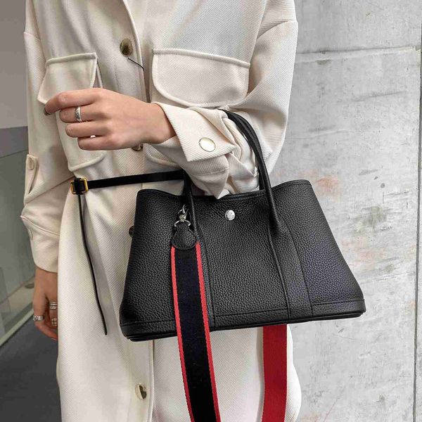 designer herbag garden party evening women's 2023 new layer cowhide garden single shoulder messenger large capacity portable tote bag b
designer herbag garden party evening women's 2023 new layer cowhide garden single shoulder messenger large capacity portable tote bag b