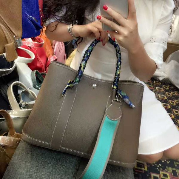 designer herbag garden party evening 2023 new garden tote genuine leather women's bag litchi pattern head layer cowhide fashion handbag
designer herbag garden party evening 2023 new garden tote genuine leather women's bag litchi pattern head layer cowhide fashion handbag
