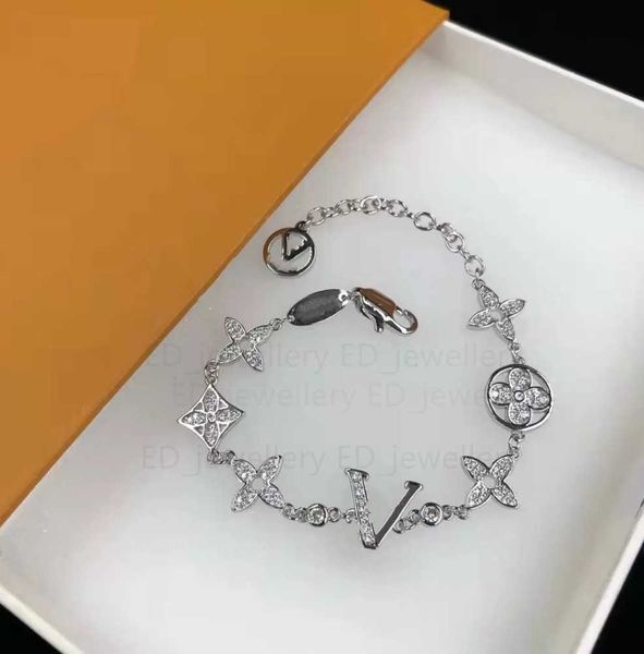 charm bracelets luxury designer elegant gold and silver fashion women's letter pendant clover wedding special design jewelry quality wi, Golden;silver
charm bracelets luxury designer elegant gold and silver fashion women's letter pendant clover wedding special design jewelry quality wi, Golden;silver