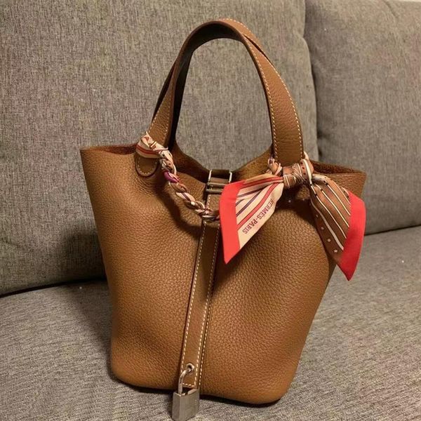 2022 new arrval fashion womens tote bag shoulder bag genuine leather273t, Black;red
2022 new arrval fashion womens tote bag shoulder bag genuine leather273t, Black;red