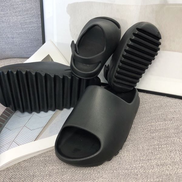 kids shoes slipper childrens slipper dearfoam slippers boys girls parent-child family indoor slippers indoor size 26-35, Black;grey
kids shoes slipper childrens slipper dearfoam slippers boys girls parent-child family indoor slippers indoor size 26-35, Black;grey