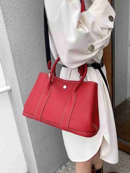 designer herbag garden party evening genuine leather women's one shoulder oblique span tote versatile garden portable big shopping buck
designer herbag garden party evening genuine leather women's one shoulder oblique span tote versatile garden portable big shopping buck