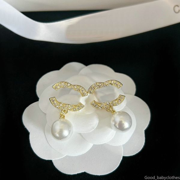 Classic C letter Dangle earrings Designer pearl earrings temperament Fashion Jewelry woman Gifts
Classic C letter Dangle earrings Designer pearl earrings temperament Fashion Jewelry woman Gifts