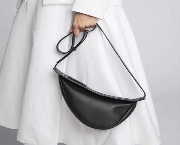 the row bag designer cosmetic bags cases shopping totes summer winter niche highlevel feeling large capacity commuter tote bag wo7626354
the row bag designer cosmetic bags cases shopping totes summer winter niche highlevel feeling large capacity commuter tote bag wo7626354
