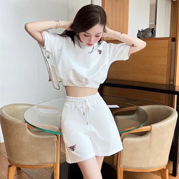 26% off family spring/summer new fashion casual short paired with wide leg shorts to reduce age and show weight two piece set, White
26% off family spring/summer new fashion casual short paired with wide leg shorts to reduce age and show weight two piece set, White