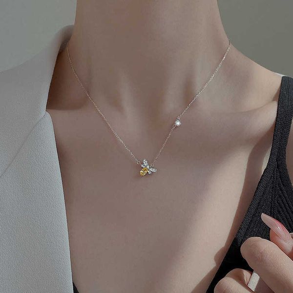 pendant necklaces 925 sterling silver bee necklace ladies simple clavicle chain shiny zircon necklace wedding party gift jewelry accessories
pendant necklaces 925 sterling silver bee necklace ladies simple clavicle chain shiny zircon necklace wedding party gift jewelry accessories