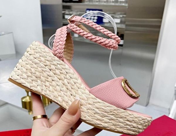 luxury designer brands sandals high heels shoes new fashion 2022 women slipper shoes genuine leather8934567, Black
luxury designer brands sandals high heels shoes new fashion 2022 women slipper shoes genuine leather8934567, Black