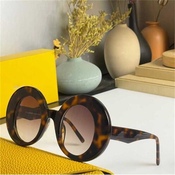 sunglasses for women designer retro round frame 40089 women large frame sunglasses fashion classic show style tortoiseshell color original b, White;black
sunglasses for women designer retro round frame 40089 women large frame sunglasses fashion classic show style tortoiseshell color original b, White;black