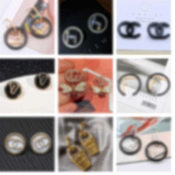 designers earrings 18k gold plated earring stud round crystal pearl party women designer brand double letters wedding jewelry er04265f, Golden;silver
designers earrings 18k gold plated earring stud round crystal pearl party women designer brand double letters wedding jewelry er04265f, Golden;silver