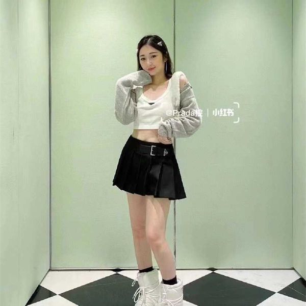 26% off family spring/summer new fashion classic triangle metal rib round neck ultra short versatile tank top, White
26% off family spring/summer new fashion classic triangle metal rib round neck ultra short versatile tank top, White