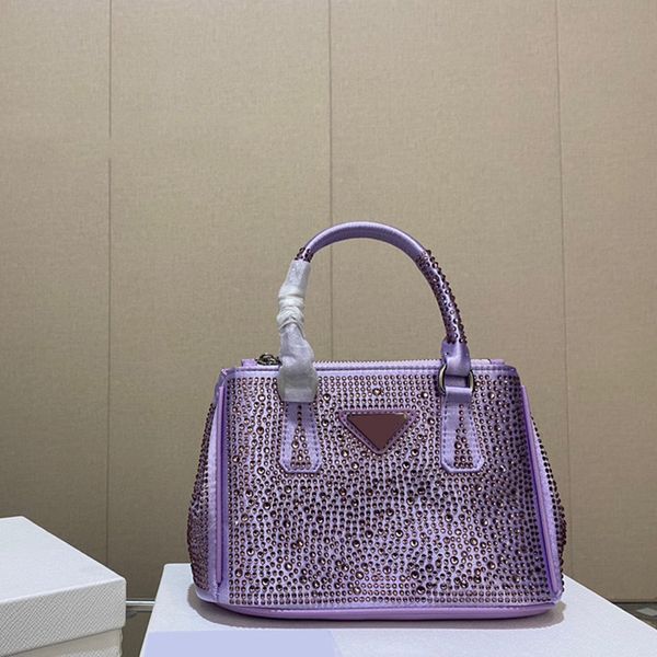womens triangle badge blingbling crystal tote bags handle large capacity outdoor sacoche luxury designer handbags 5 colors outdoor sacocher
womens triangle badge blingbling crystal tote bags handle large capacity outdoor sacoche luxury designer handbags 5 colors outdoor sacocher