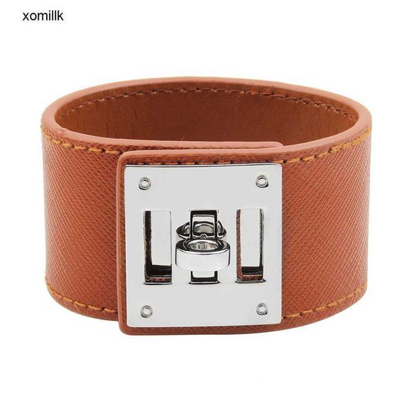 hermm designer bracelet 2023 new better selling bracelet fashion personalized wide leather colorful solid button pu handicraft r234, Black
hermm designer bracelet 2023 new better selling bracelet fashion personalized wide leather colorful solid button pu handicraft r234, Black