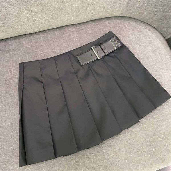 fashion family triangle nylon pleated women's summer new waist versatile slim skirt, Black
fashion family triangle nylon pleated women's summer new waist versatile slim skirt, Black