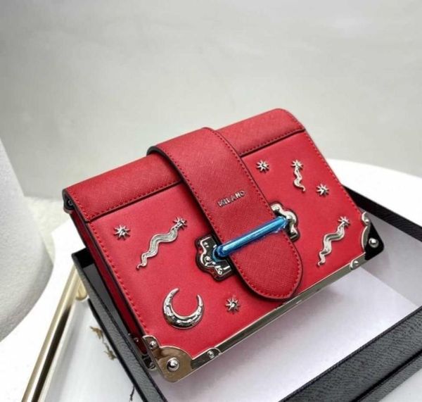prads designer luxury prade bags for womens pink strap crossbody handbags vintage paris plaid totes bag purses shoulder pravda men2779248
prads designer luxury prade bags for womens pink strap crossbody handbags vintage paris plaid totes bag purses shoulder pravda men2779248