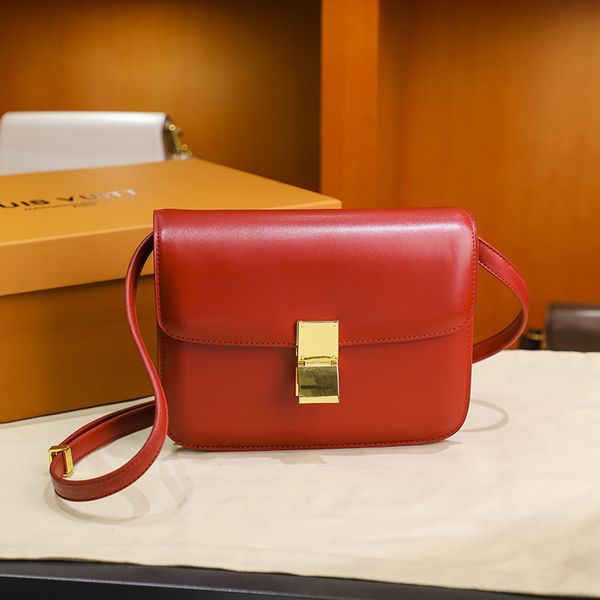2023 fashion designer woman bag women shoulder bag handbag original box cross body chain high grade quality luxury bag
2023 fashion designer woman bag women shoulder bag handbag original box cross body chain high grade quality luxury bag