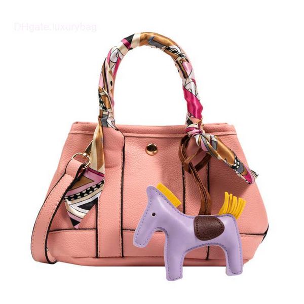 designer herbag garden party evening lychee pattern women's bag popular same large capacity fashion versatile one shoulder crossbody ha
designer herbag garden party evening lychee pattern women's bag popular same large capacity fashion versatile one shoulder crossbody ha