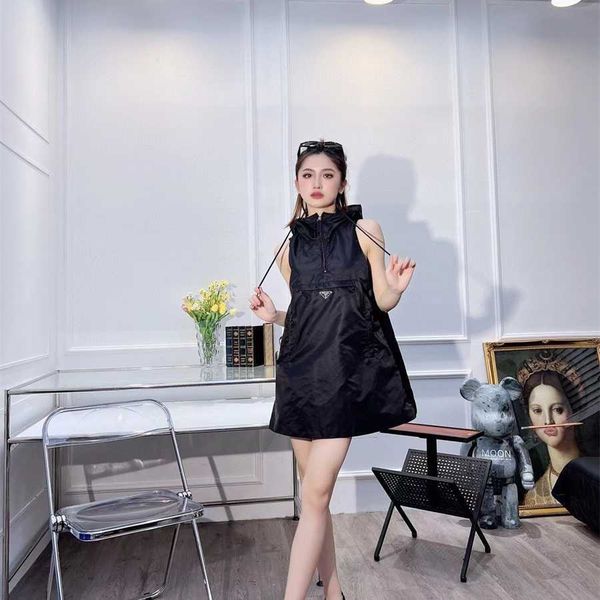 36% off family spring/summer new product classic nylon triangle letter trendy cool loose hooded sleeveless versatile dress, Black;gray
36% off family spring/summer new product classic nylon triangle letter trendy cool loose hooded sleeveless versatile dress, Black;gray