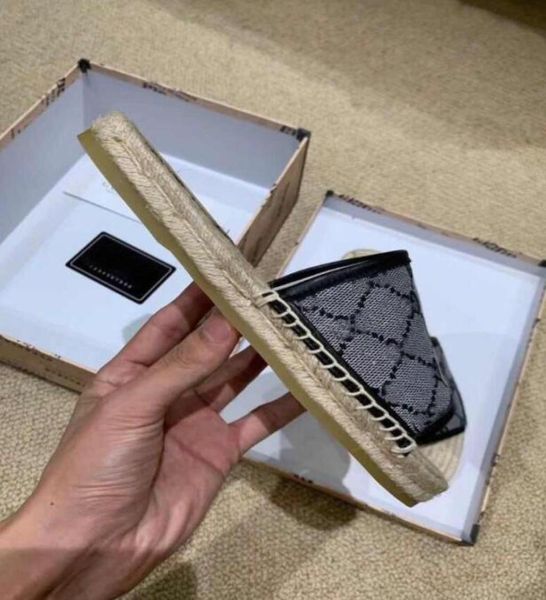 2022 beach classic flat luxurys designers woman slipper sandals summer lady cartoon big head slippers leather brands bath fashion 1020040, Black
2022 beach classic flat luxurys designers woman slipper sandals summer lady cartoon big head slippers leather brands bath fashion 1020040, Black