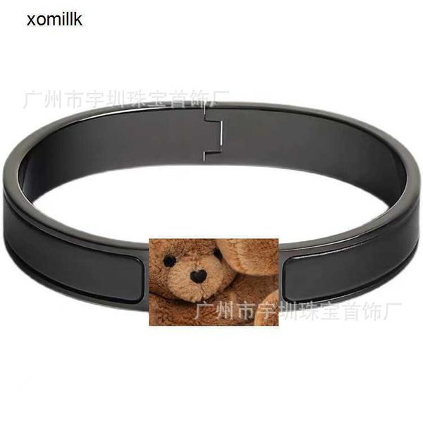 hermm designer bracelet cnc letter h enamel bracelet women haze all black couple fahion advanced cool froted meh red men and bemc
hermm designer bracelet cnc letter h enamel bracelet women haze all black couple fahion advanced cool froted meh red men and bemc