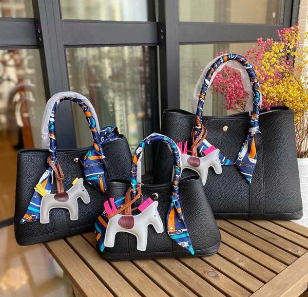 designer herbag garden party evening 2023 new layer cowhide litchi grain 25cm 30cm 36cm garden leather hand versatile messenger bag hnov
designer herbag garden party evening 2023 new layer cowhide litchi grain 25cm 30cm 36cm garden leather hand versatile messenger bag hnov