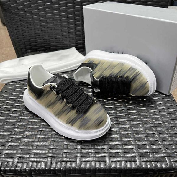 23ss kids shoes kids designer shoes kids sneakers sheepskin inner logo embroidery thick bottom small white shoes sports shoes boys girls siz, Black
23ss kids shoes kids designer shoes kids sneakers sheepskin inner logo embroidery thick bottom small white shoes sports shoes boys girls siz, Black