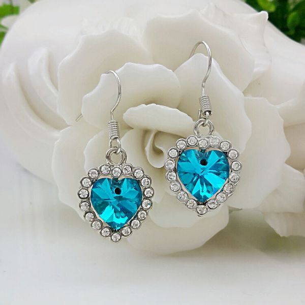 non fading women jewelry ornaments ear studs inlaid senior rhinestone bright twinkle crystal valentine's gift plating white k heart of, Golden;silver
non fading women jewelry ornaments ear studs inlaid senior rhinestone bright twinkle crystal valentine's gift plating white k heart of, Golden;silver
