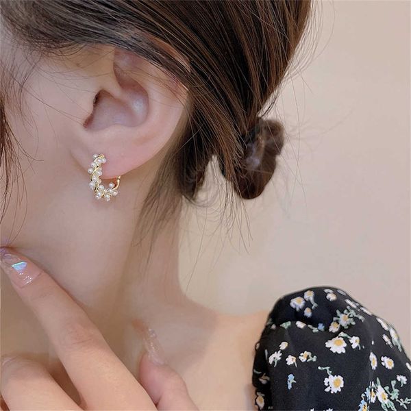 charm luxury ear rings for women round hollow pearl earrings women's jewelry girls birthday party gifts jewelry accessories aa230421, Golden
charm luxury ear rings for women round hollow pearl earrings women's jewelry girls birthday party gifts jewelry accessories aa230421, Golden