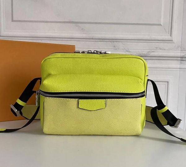 outdoor messenger bags french fashion m30239 m30233 m30243 style men popular popular bags size 25x20x10 5cm genuine leather 10a black
outdoor messenger bags french fashion m30239 m30233 m30243 style men popular popular bags size 25x20x10 5cm genuine leather 10a black