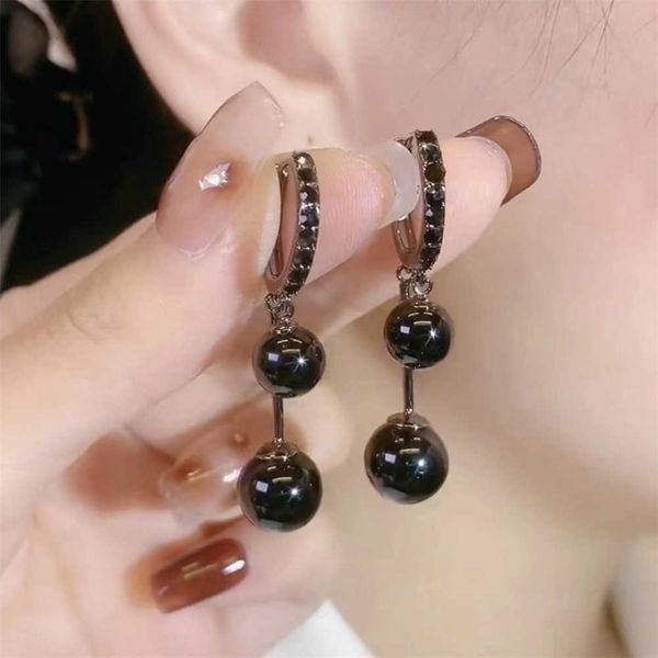 charm temperament retro black pearl ball drop earrings for women luxury design elegant crystal dangle earring goth jewelry pendientes aa2304, Golden
charm temperament retro black pearl ball drop earrings for women luxury design elegant crystal dangle earring goth jewelry pendientes aa2304, Golden
