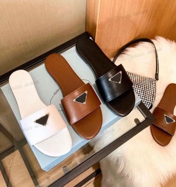 2021 women slippers sandals fashion designers triangle flat slides flip flops summer genuine leather outdoor loafers bath shoes be7123860, Black
2021 women slippers sandals fashion designers triangle flat slides flip flops summer genuine leather outdoor loafers bath shoes be7123860, Black