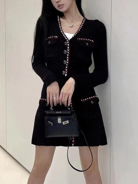 sweaters women vneck slim short knitt sweater cardigan mini skirt suit 2022 new singlebreasted knitwear short package hip jupes, White;black
sweaters women vneck slim short knitt sweater cardigan mini skirt suit 2022 new singlebreasted knitwear short package hip jupes, White;black