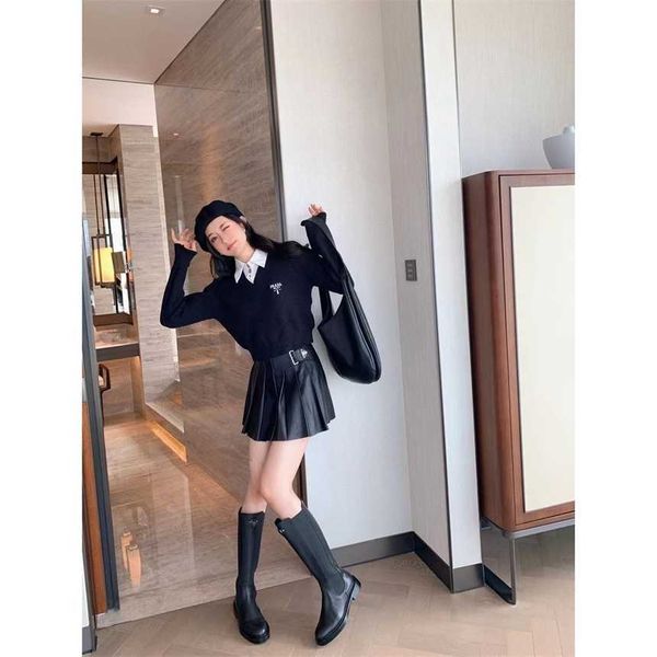 30% off family's autumn/winter new classic triangle decorative style shows slim and versatile lambskin pleated short skirt, Black
30% off family's autumn/winter new classic triangle decorative style shows slim and versatile lambskin pleated short skirt, Black