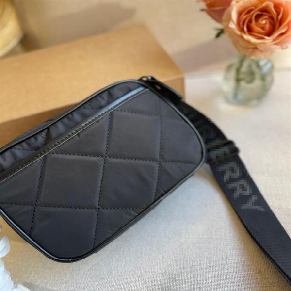 2023 designer black messenger bag men's nylon camera bag fashion men's and women's shoulder bag size 2237t
2023 designer black messenger bag men's nylon camera bag fashion men's and women's shoulder bag size 2237t