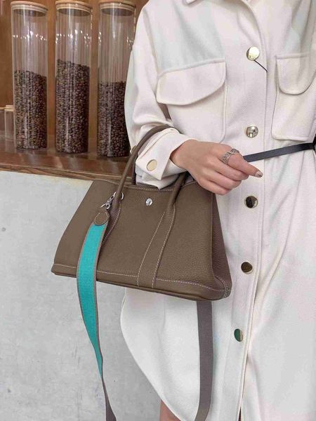 designer herbag garden party evening genuine leather women's one shoulder oblique span tote versatile garden portable big shopping buck
designer herbag garden party evening genuine leather women's one shoulder oblique span tote versatile garden portable big shopping buck