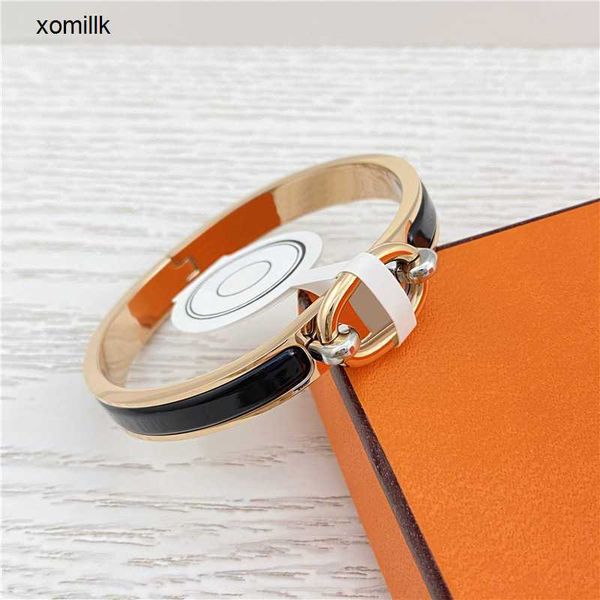 hermm designer bracelet love home h letter enamel piggy nose bracelet anchor chain 8 line buckle couple network red fashion female v0hh, Black
hermm designer bracelet love home h letter enamel piggy nose bracelet anchor chain 8 line buckle couple network red fashion female v0hh, Black