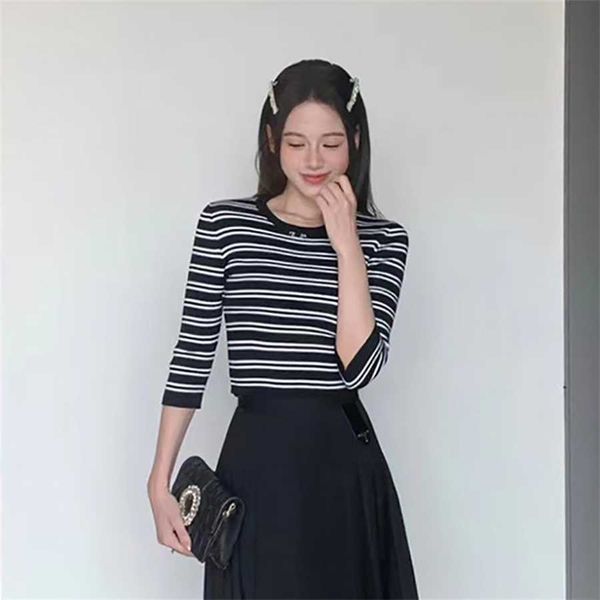 36% off edition family knitwear women's spring and autumn classic letter triangle stripe slim fit round neck t-shirt, White;black
36% off edition family knitwear women's spring and autumn classic letter triangle stripe slim fit round neck t-shirt, White;black