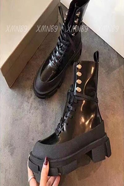 2022 designer short boots brand highquality patent leather black and white fashion cool thicksoled antiskid classic motorcycle 6470559
2022 designer short boots brand highquality patent leather black and white fashion cool thicksoled antiskid classic motorcycle 6470559
