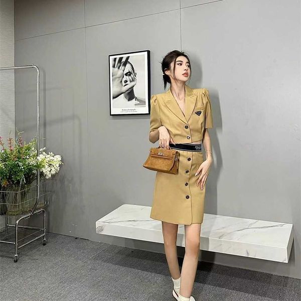 32% off family spring/summer new fashion classic triangle bag suit short sleeve+elastic waist half skirt set, White
32% off family spring/summer new fashion classic triangle bag suit short sleeve+elastic waist half skirt set, White