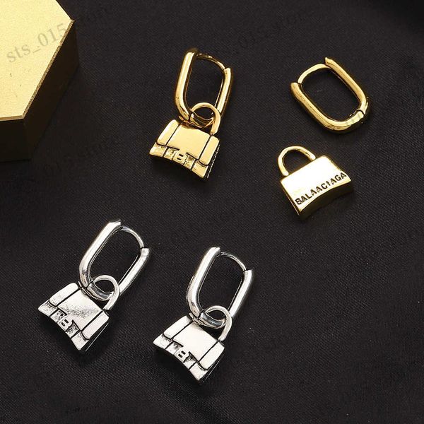 charm steel seal letter b bag ear buckle women's korean fashion temperament small earrings mesh red simple fashion earrings t230422, Golden
charm steel seal letter b bag ear buckle women's korean fashion temperament small earrings mesh red simple fashion earrings t230422, Golden