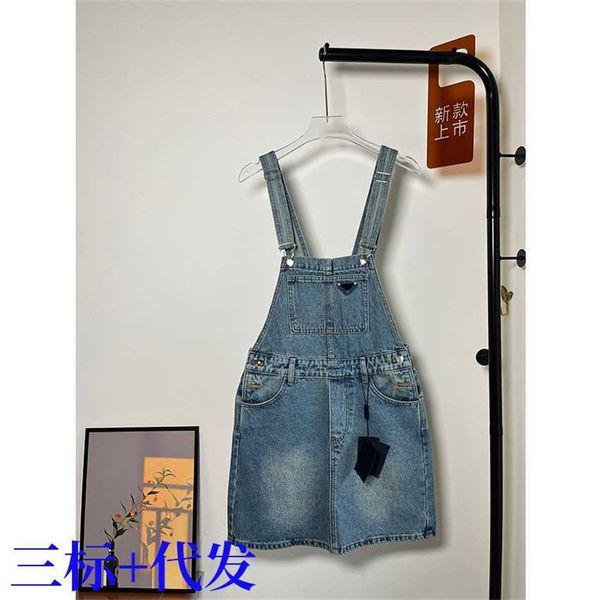 family spring/summer new classic triangle label washed old waist strap denim women's dress, Black;gray
family spring/summer new classic triangle label washed old waist strap denim women's dress, Black;gray